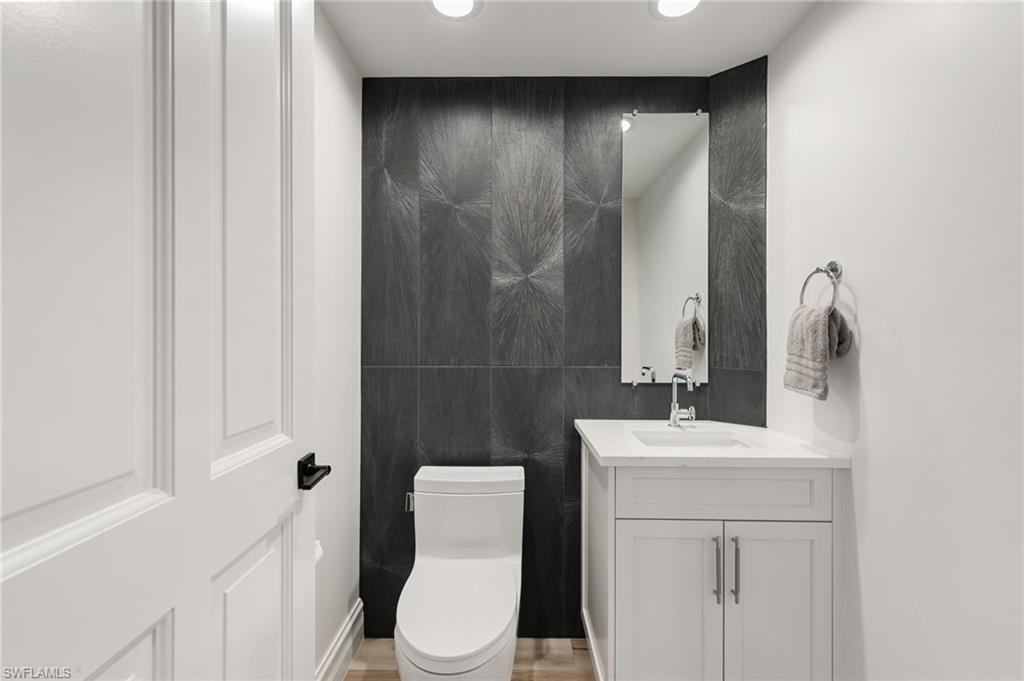 1060 Borghese LN 902