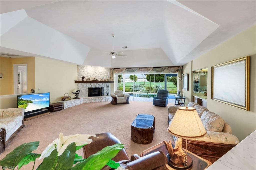 2227 Regal WAY