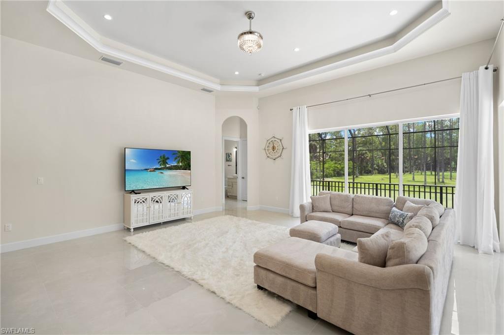 379 25th ST NW