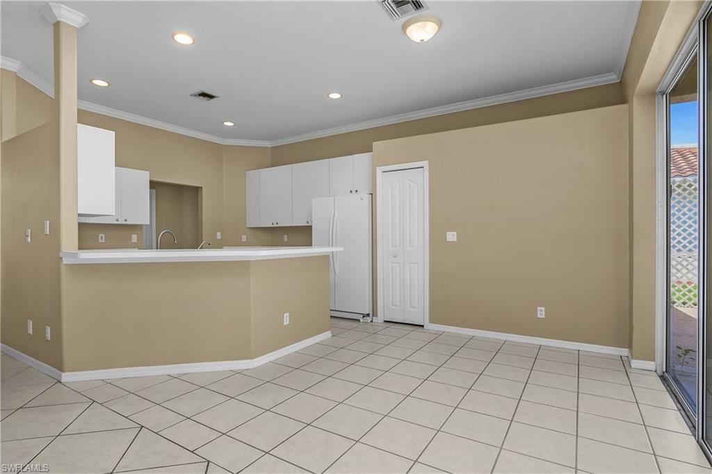 11082 LAKELAND CIR