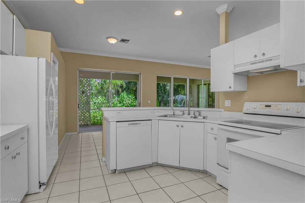 11082 LAKELAND CIR