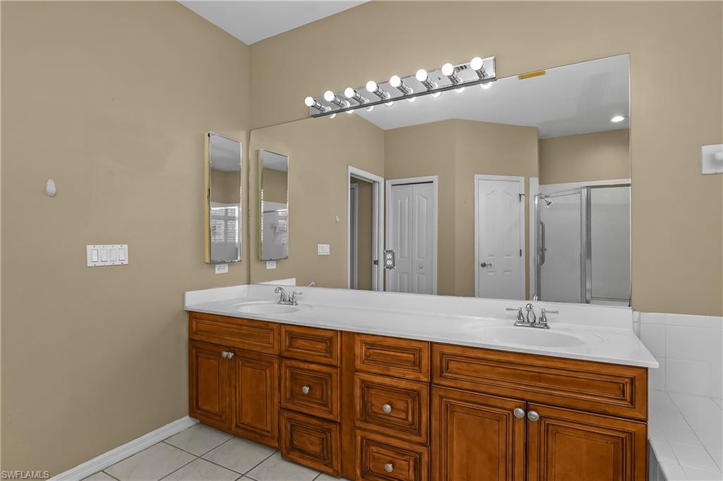 11082 LAKELAND CIR