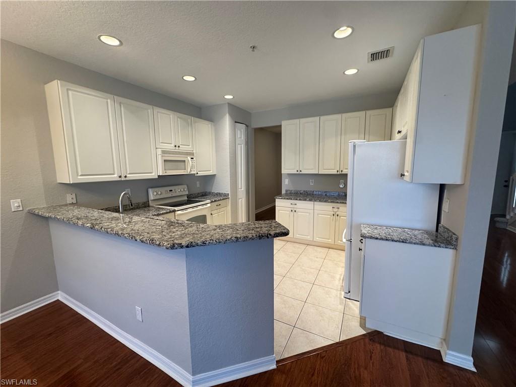 1410 Mariposa CIR 105