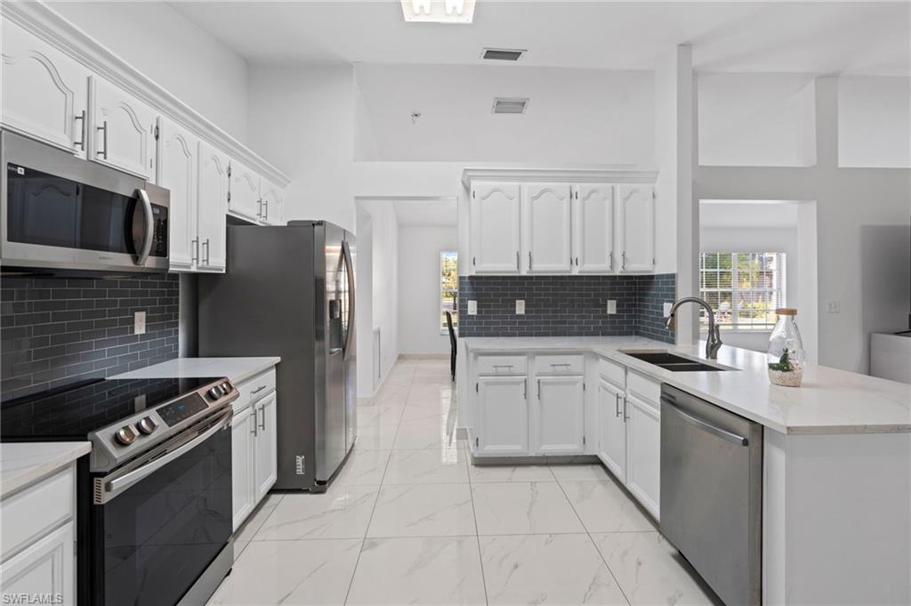 7780 Scarlet CT