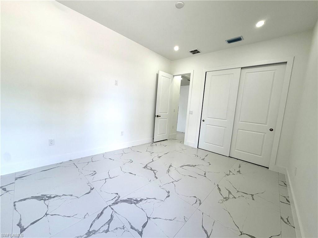 3257 Desoto Blvd S