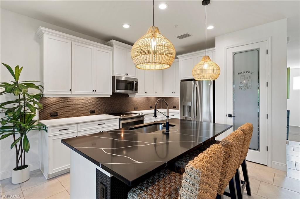 2567 Seychelles DR 207