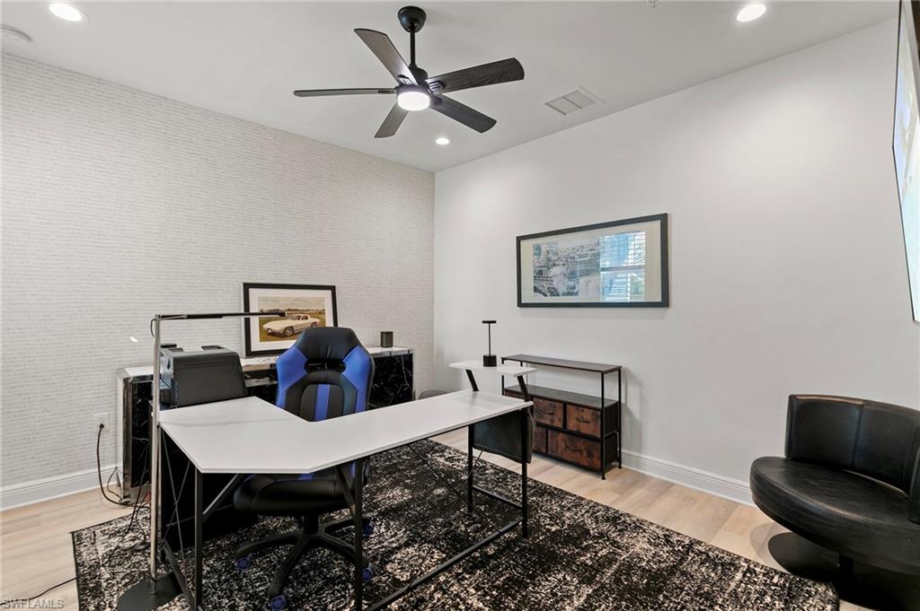 2567 Seychelles DR 207