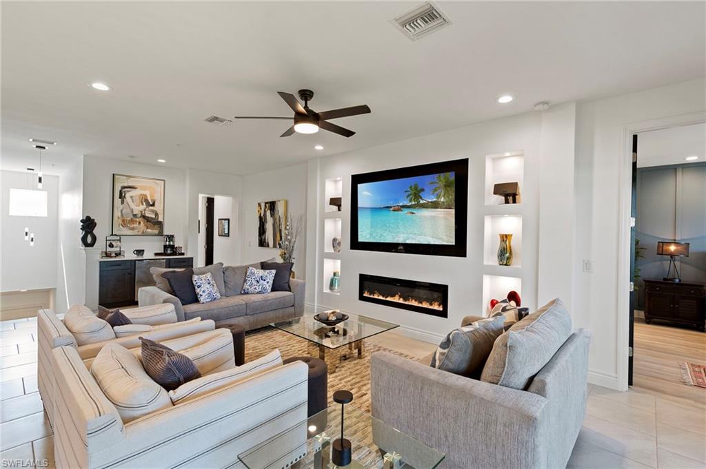 2567 Seychelles DR 207