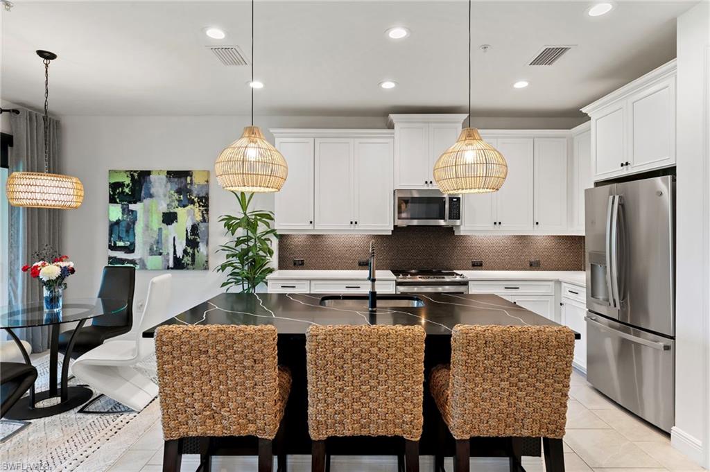 2567 Seychelles DR 207