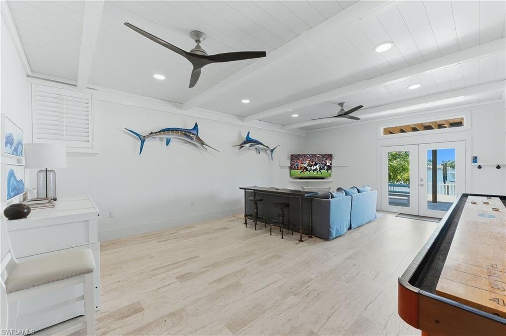 23 Pelican ST