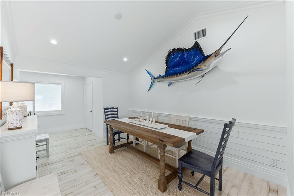 23 Pelican ST