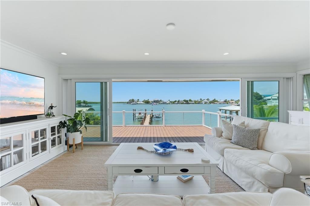 23 Pelican ST