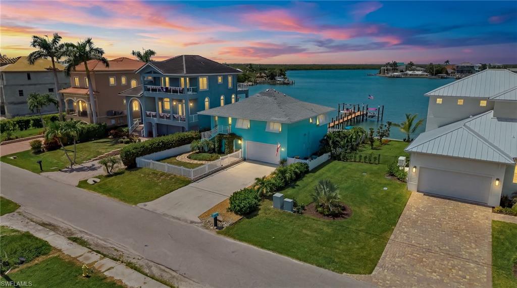 23 Pelican ST
