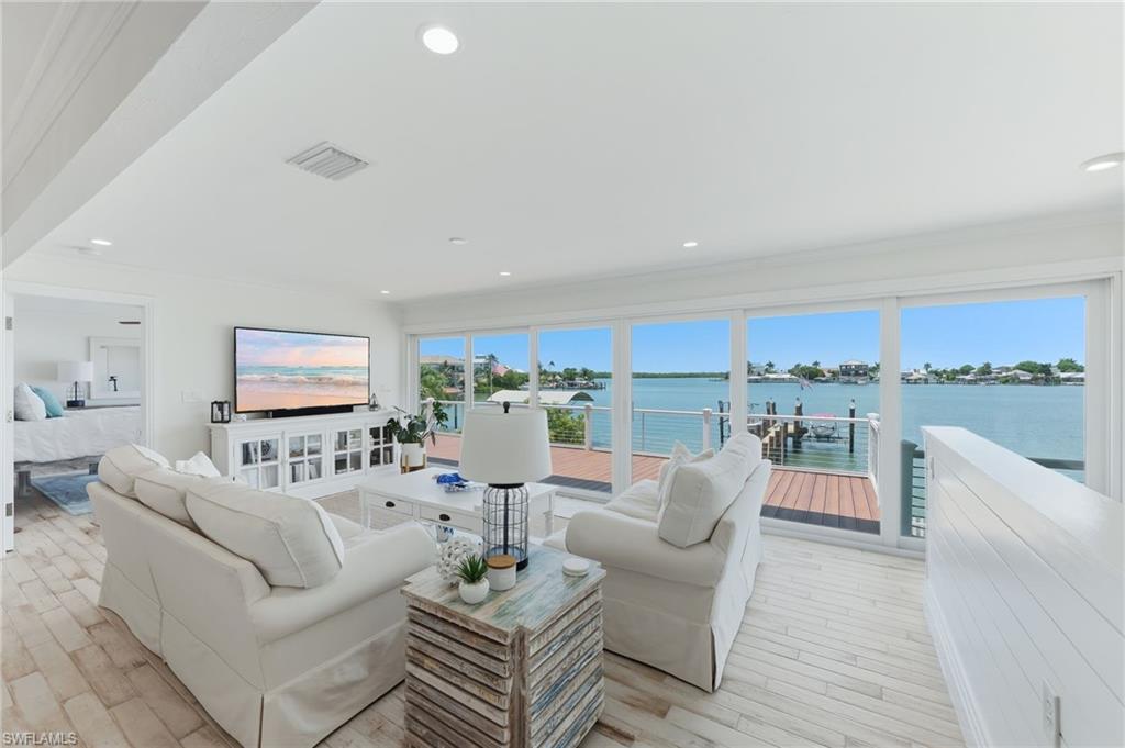 23 Pelican ST