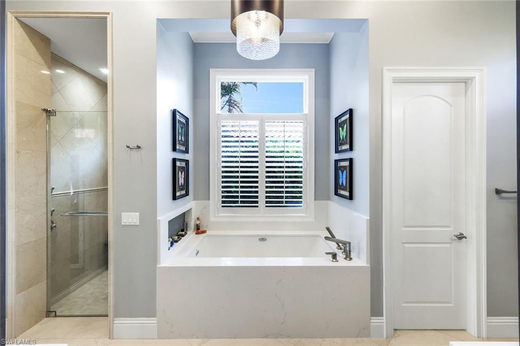 2558 Escada CT