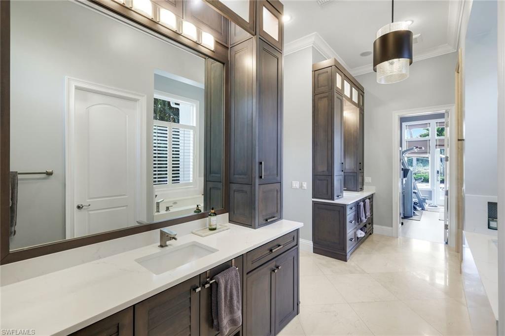 2558 Escada CT
