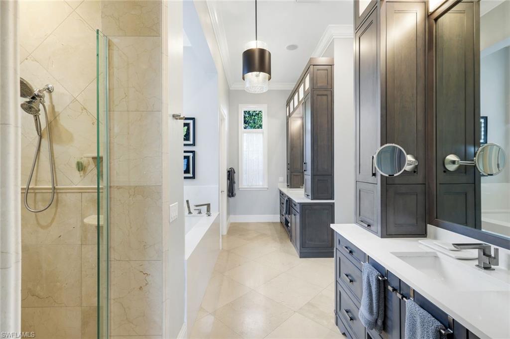 2558 Escada CT