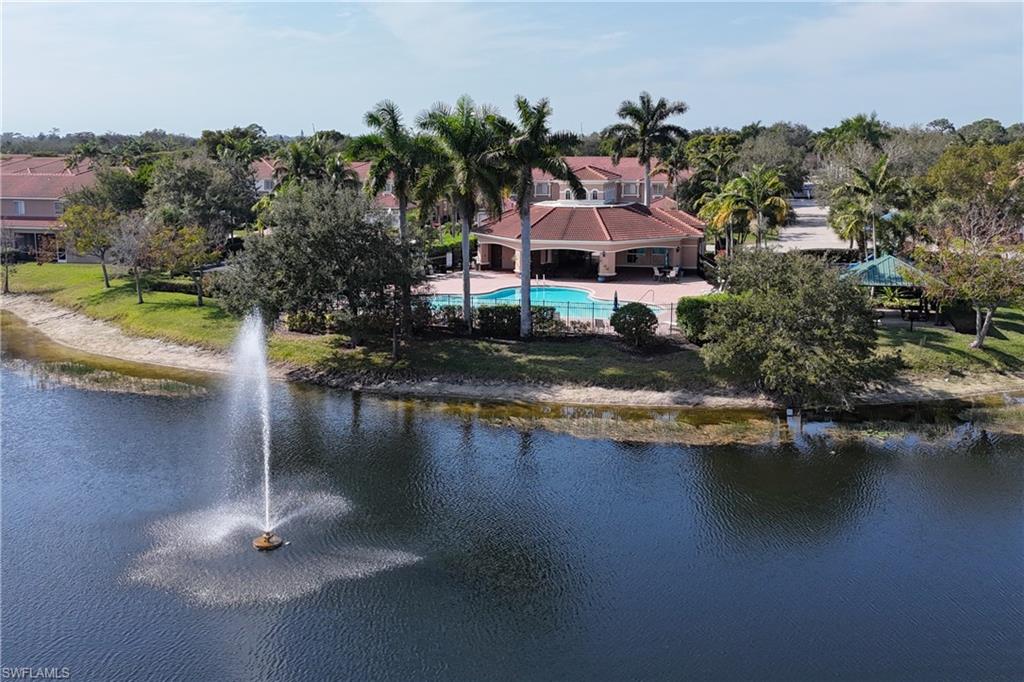 9544 Roundstone CIR