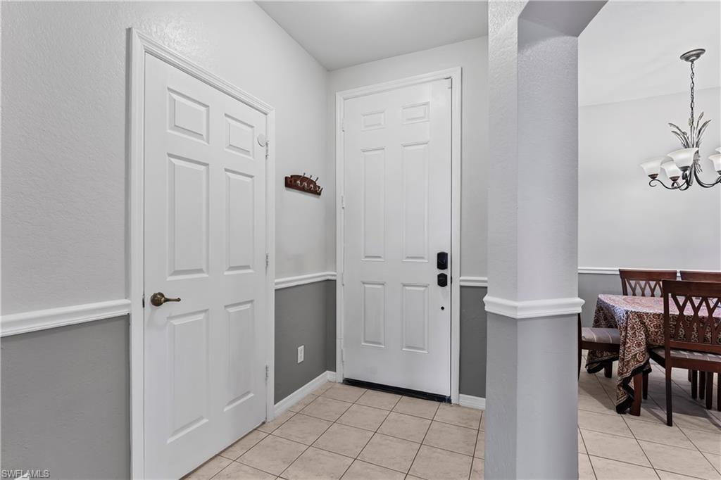 9544 Roundstone CIR