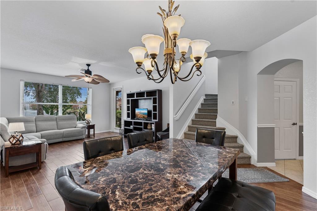 9544 Roundstone CIR