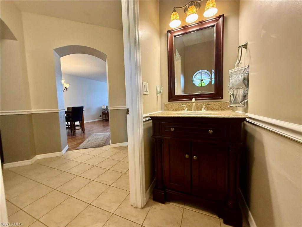 9544 Roundstone CIR
