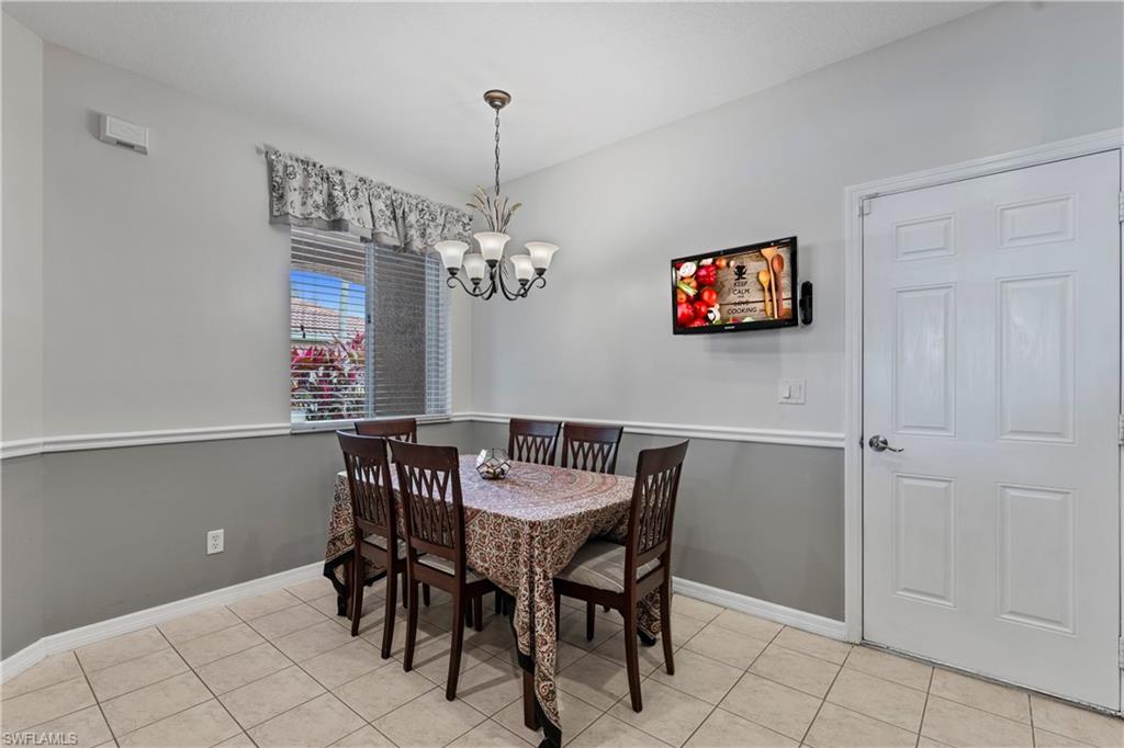 9544 Roundstone CIR