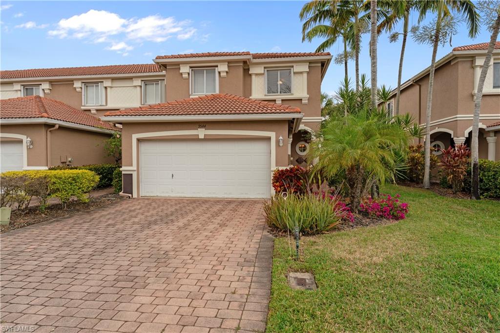 9544 Roundstone CIR