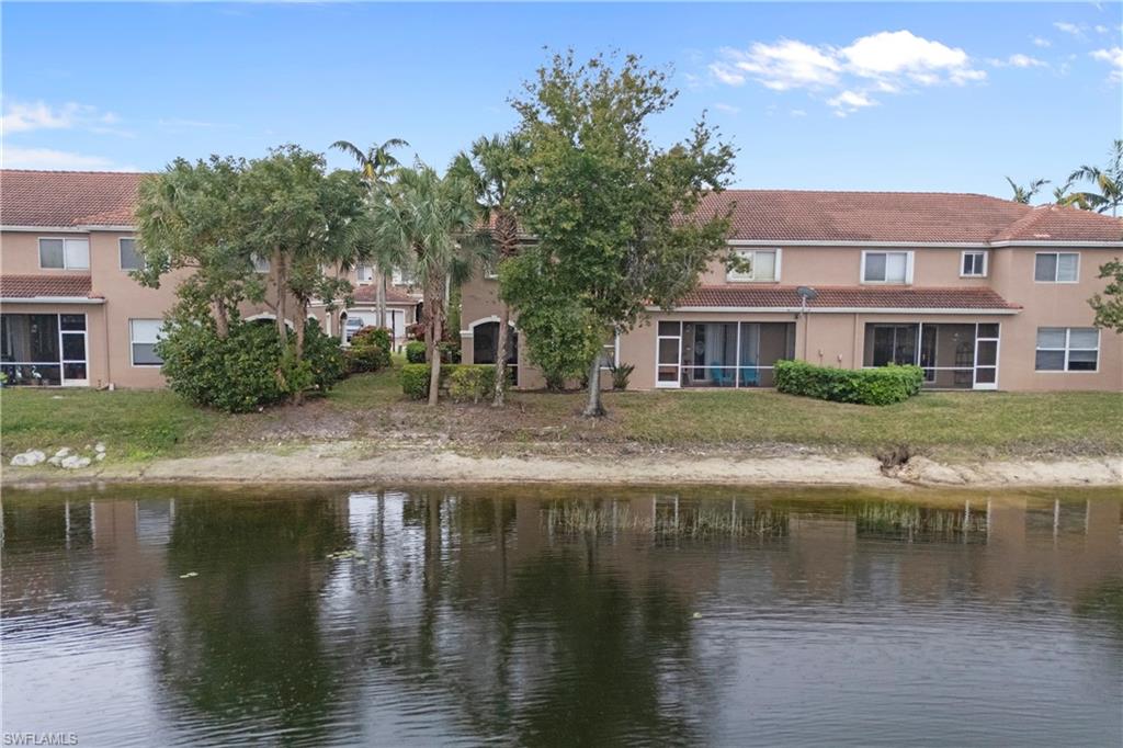 9544 Roundstone CIR