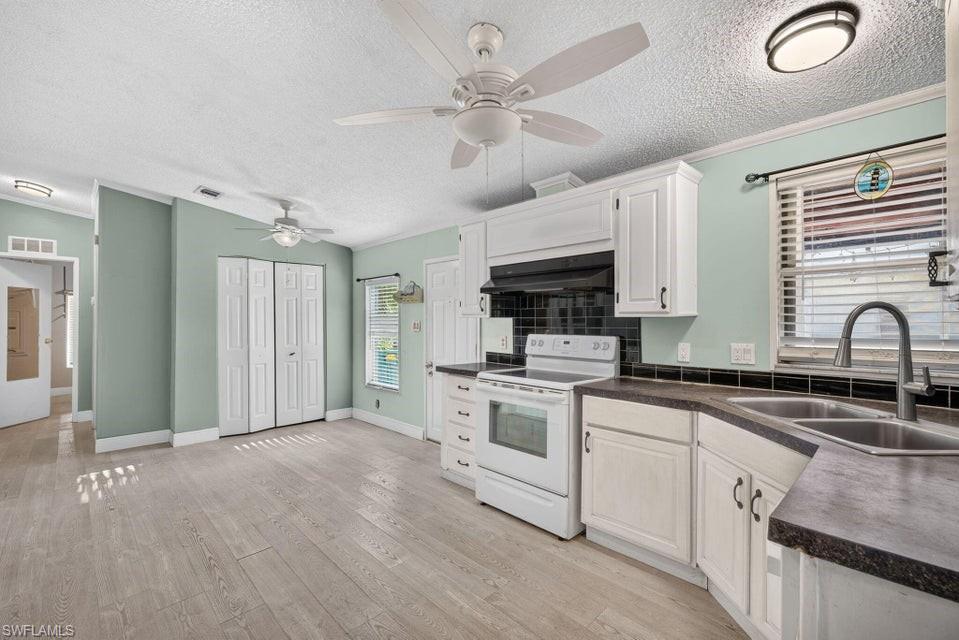 656 Palm CIR W