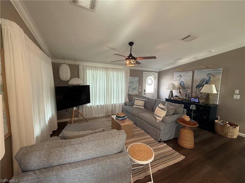 1626 Diamond Lake CIR