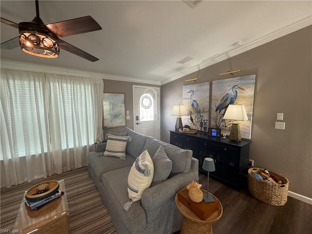 1626 Diamond Lake CIR