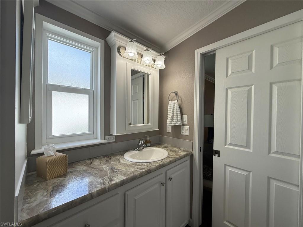 1626 Diamond Lake CIR