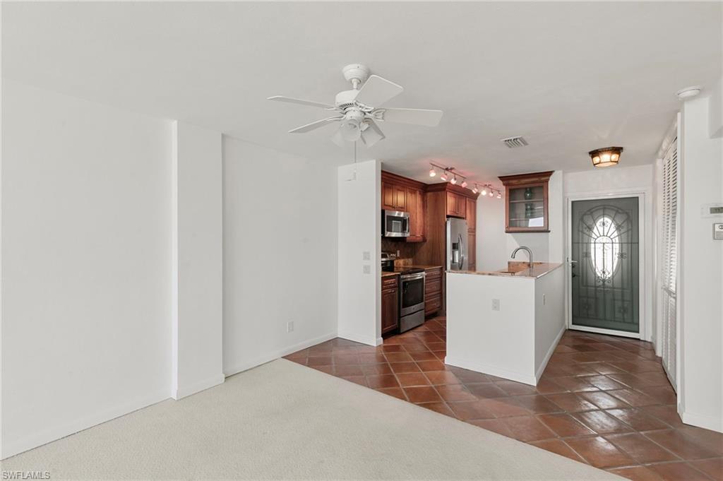 2121 Gulf Shore BLVD N 203