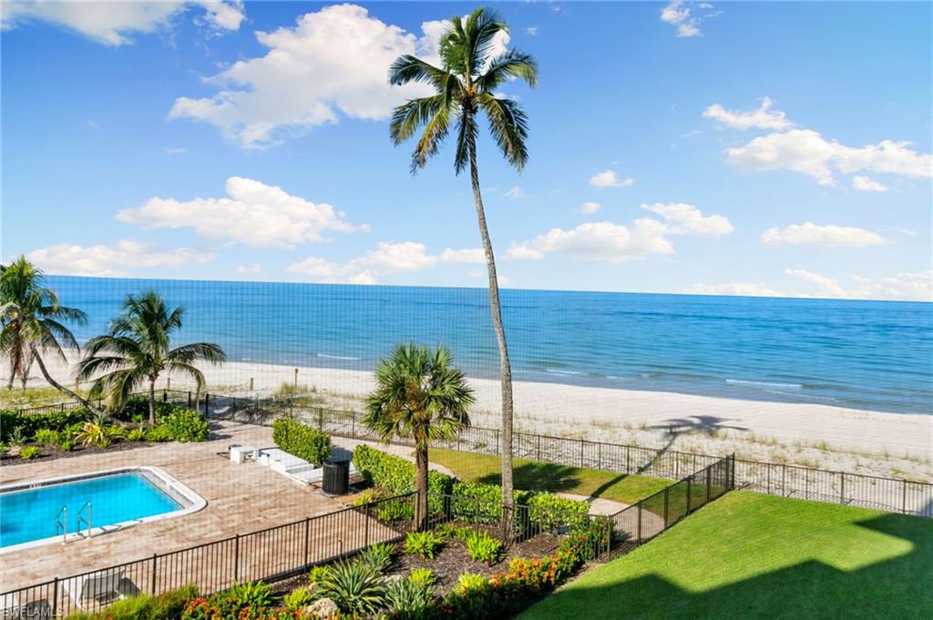 2121 Gulf Shore BLVD N 203