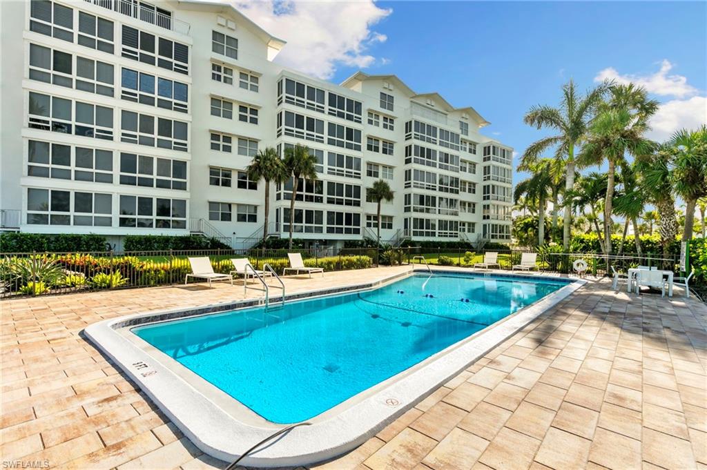 2121 Gulf Shore BLVD N 203