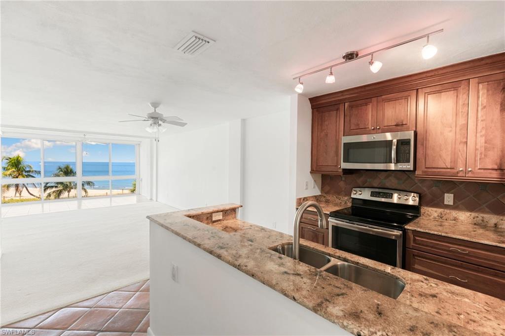 2121 Gulf Shore BLVD N 203