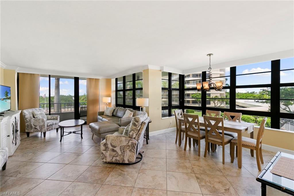 380 Seaview CT 203