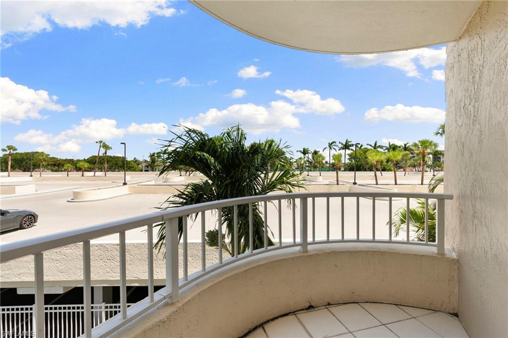 380 Seaview CT 203