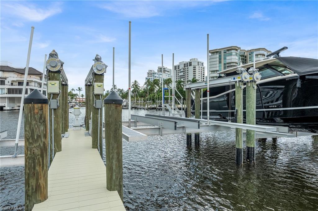 4450 Gulf Shore BLVD N