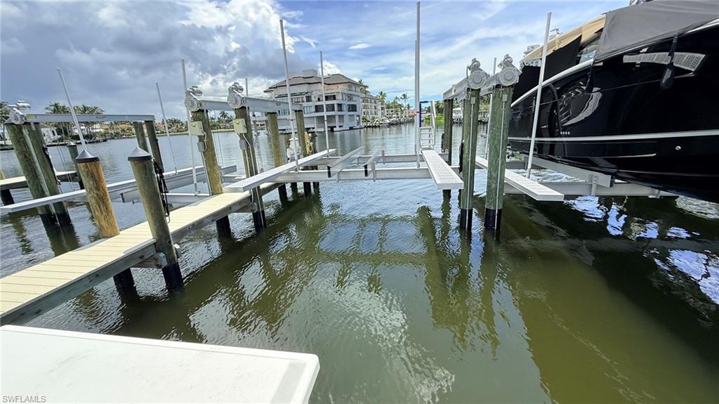 4450 Gulf Shore BLVD N