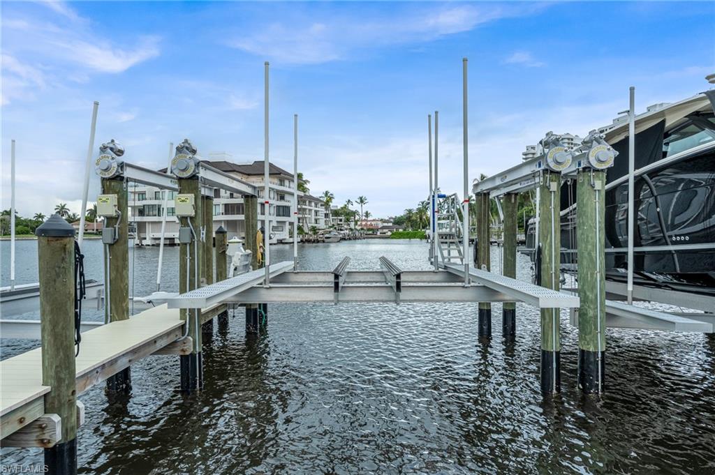 4450 Gulf Shore BLVD N