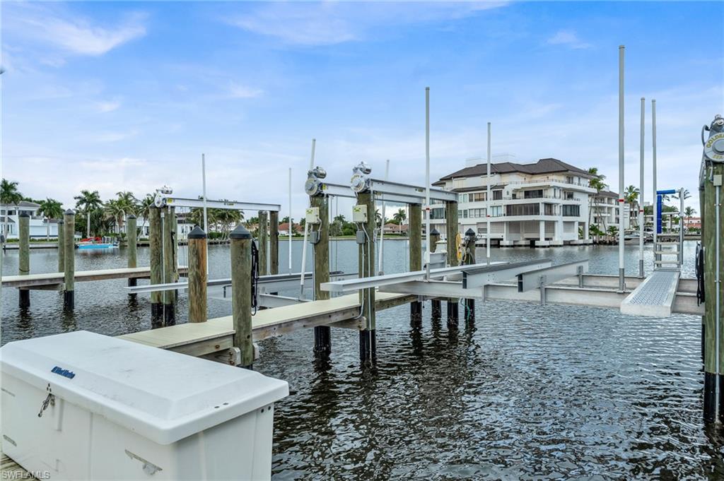 4450 Gulf Shore BLVD N