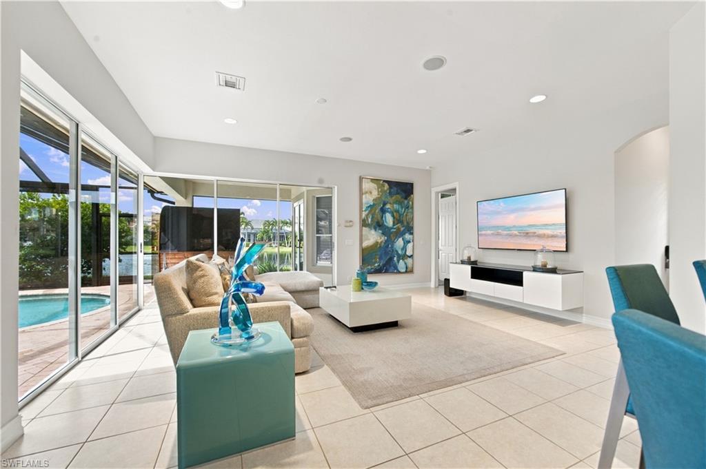 4995 Rustic Oaks CIR