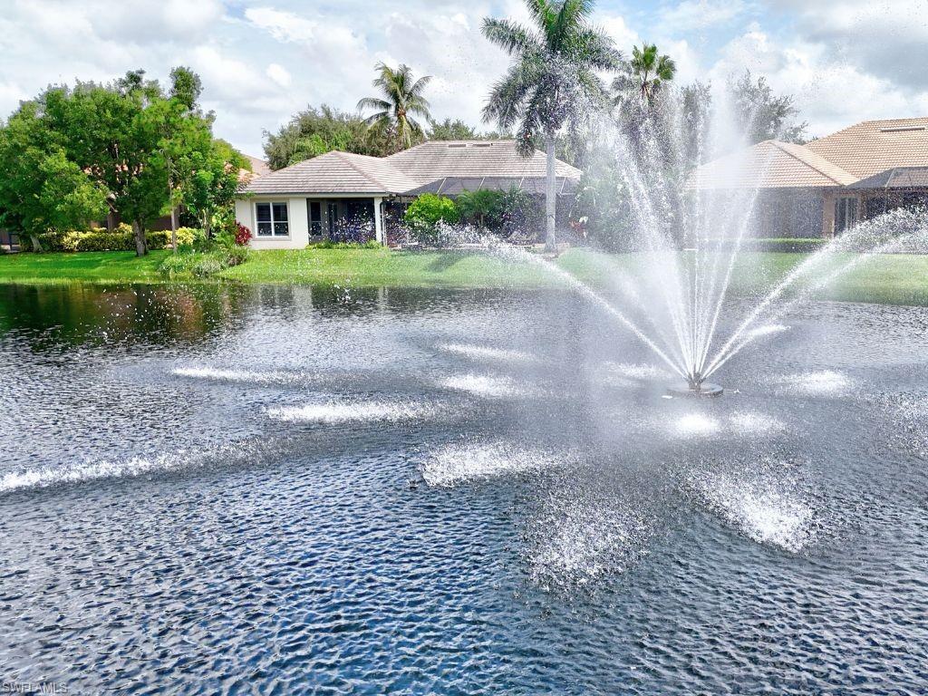 4995 Rustic Oaks CIR