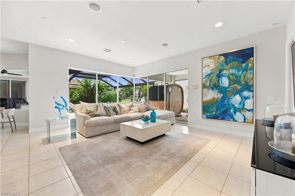 4995 Rustic Oaks CIR