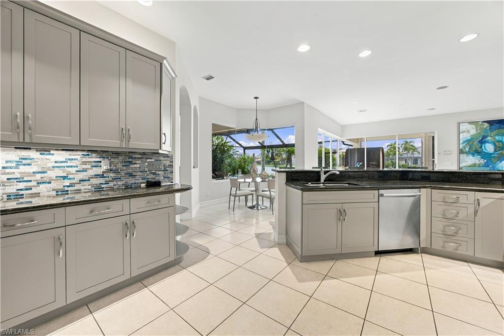 4995 Rustic Oaks CIR