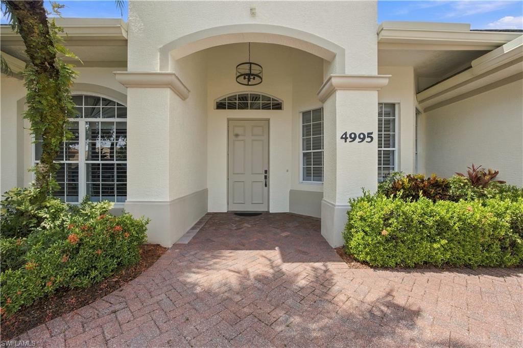 4995 Rustic Oaks CIR