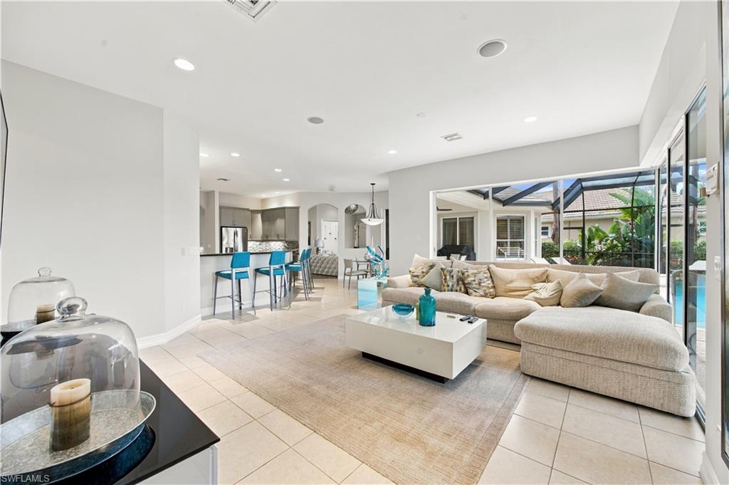 4995 Rustic Oaks CIR