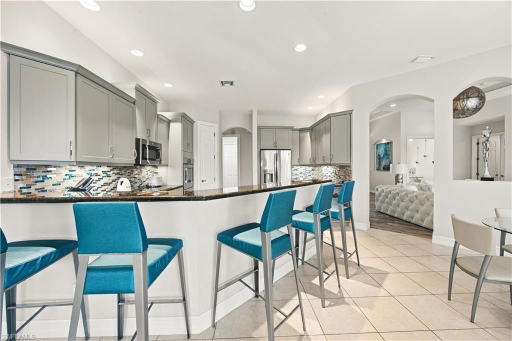 4995 Rustic Oaks CIR