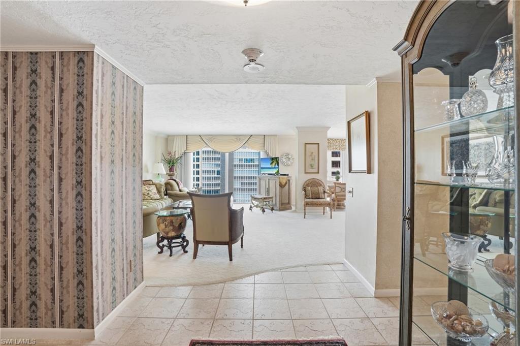 4401 Gulf Shore BLVD N 1206